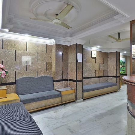 Spot On Hotel Decent Ānand Zewnętrze zdjęcie