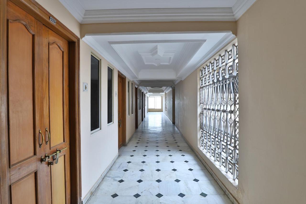 Spot On Hotel Decent Ānand Zewnętrze zdjęcie