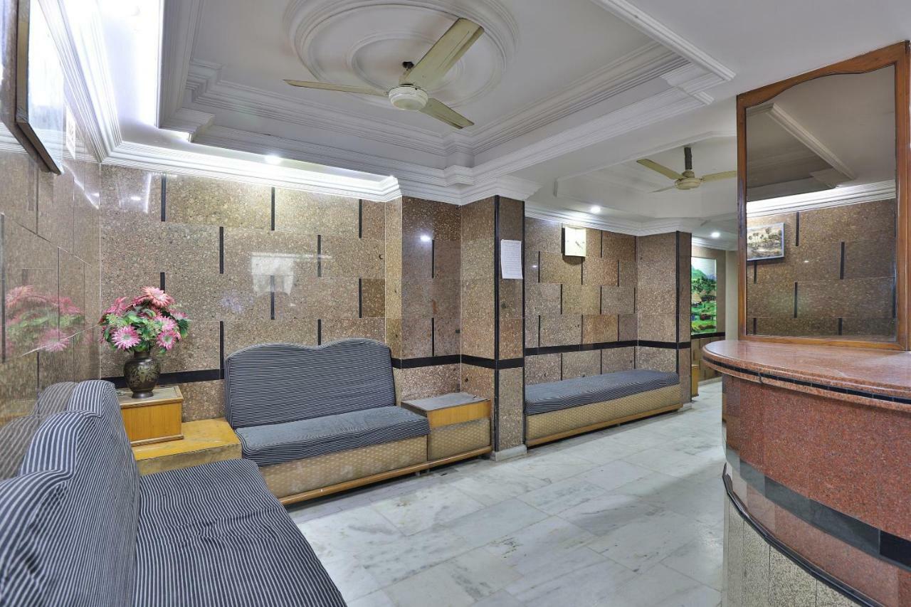 Spot On Hotel Decent Ānand Zewnętrze zdjęcie
